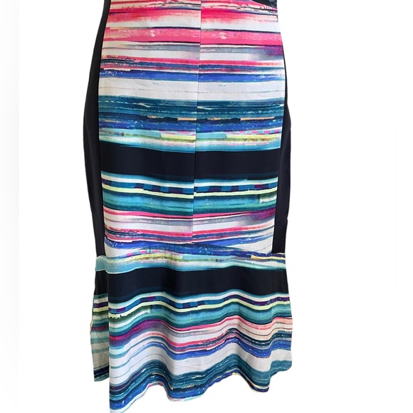 GINGER & SMART Sz8 Stunning multi fabric structured dress with keyhole cut out🏅 - Picture 4 of 12